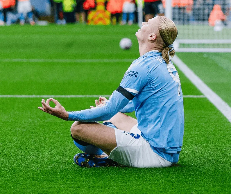 英超焦点战：利物浦剑指三连胜，切尔西欲止连败，央视直播狂欢夜